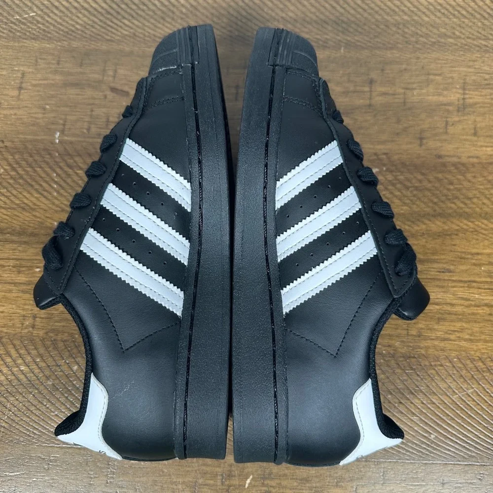 Adidas Superstar Sneakers Kids 5 Black White Gold Leather Classic Shell Toe OG